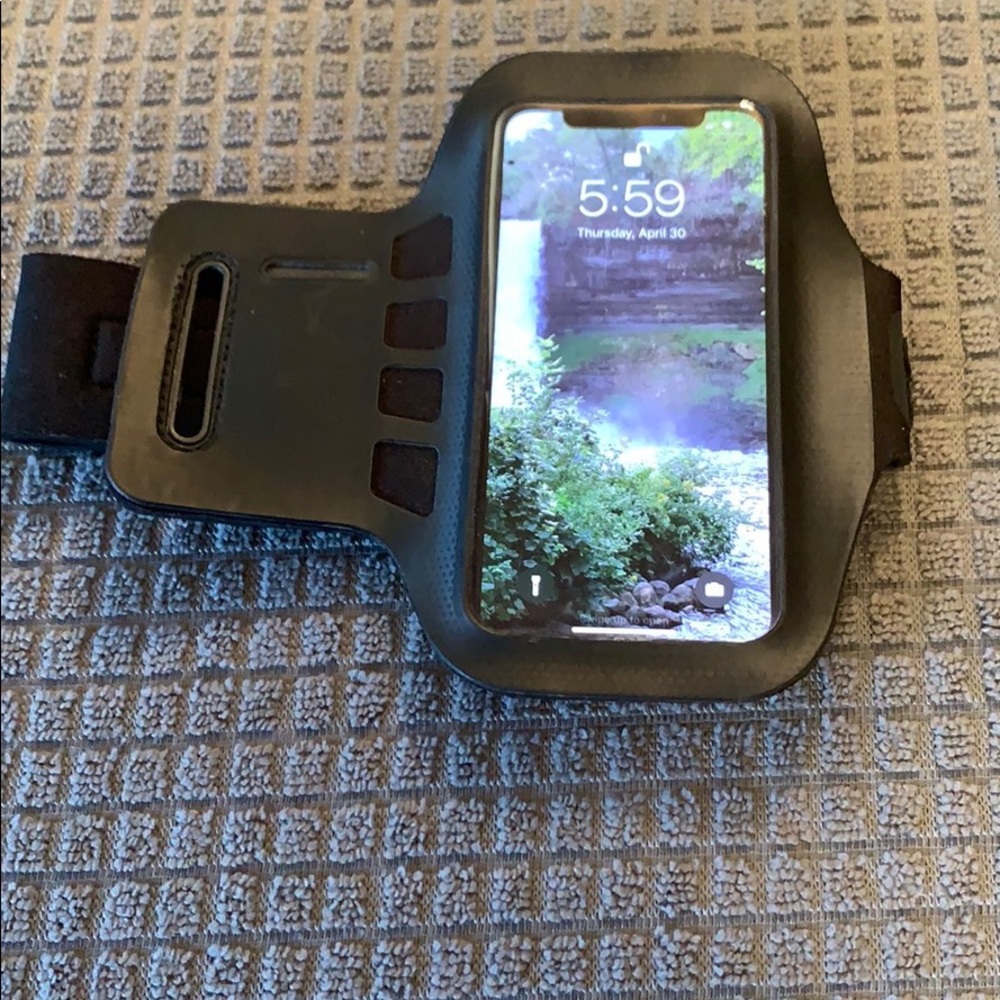 Phone arm band